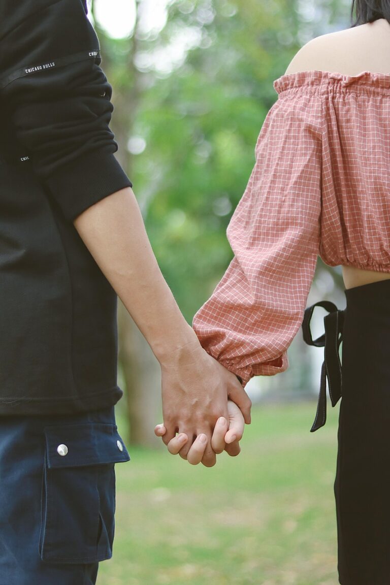 彼氏に依存している自分を別れるべきか悩んでいるあなたへ？