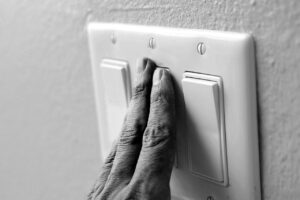 探偵の浮気調査費用を比較する際の口コミとおすすめはどこ？