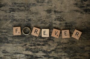 結婚記念日が憂鬱で離婚を迷うあなたへ、カウンセリングのおすすめは？